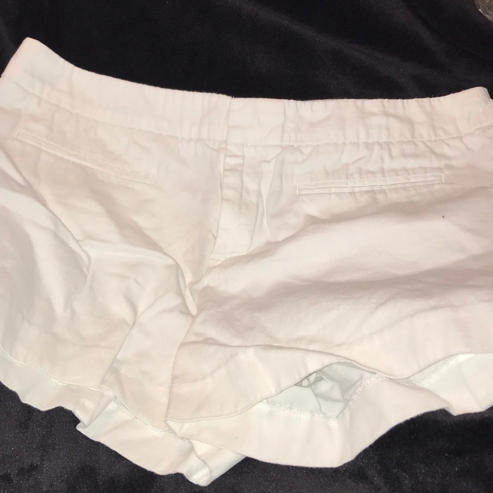 never worn white gap shorts